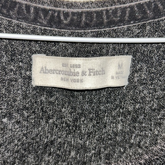 Abercrombie & Fitch Grey Women’s Long-Sleeve - Picture 2 of 2